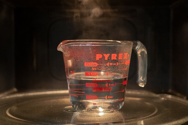 Heating sake in Pyrex measuring cup in microwave