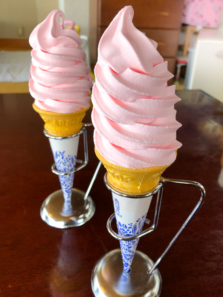 Sakura flavored soft serve ice cream - Japanese street food you must try